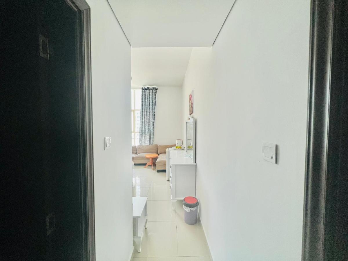 Private Room In 2Br Apartment Dubai Buitenkant foto