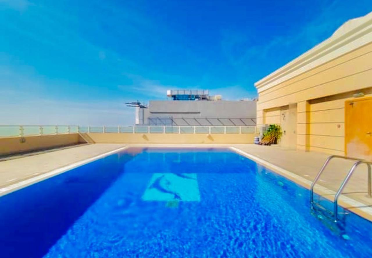 Private Room In 2Br Apartment Dubai Buitenkant foto